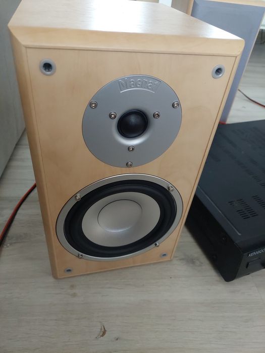 Boxe stereo Magnat Motion 220, 180 wați, cu amplificator kenwood