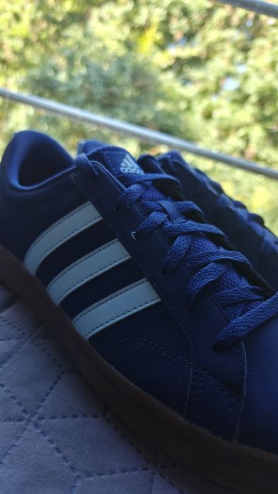 Обувки Адидас в отлично състояние