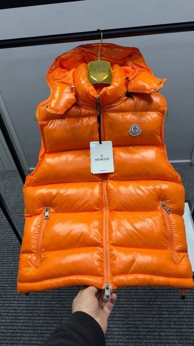 Мъжки елеци Moncler