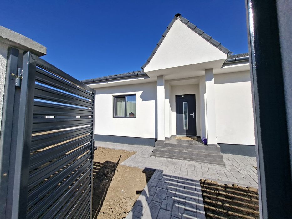Vand casa tip duplex