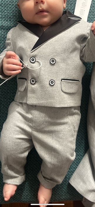 Costum botez Iulian Gri Cu Guler Saten Negru AnneBebe