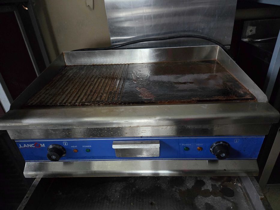Grill  cu banc pe gaz sau la 380v, neted și striat