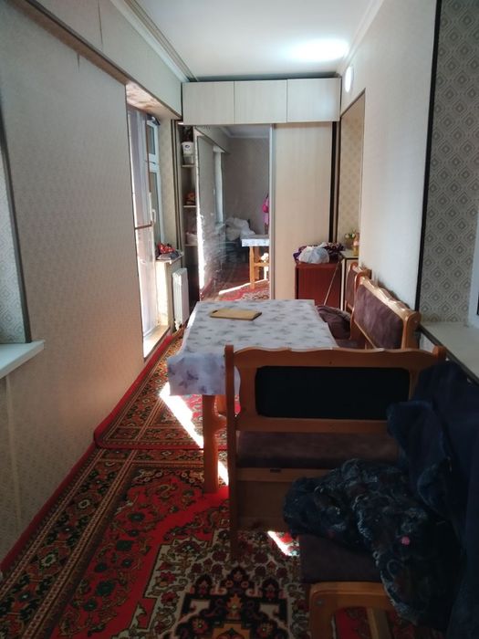 Продаётся 2х-комнатная квартира на первом этаже