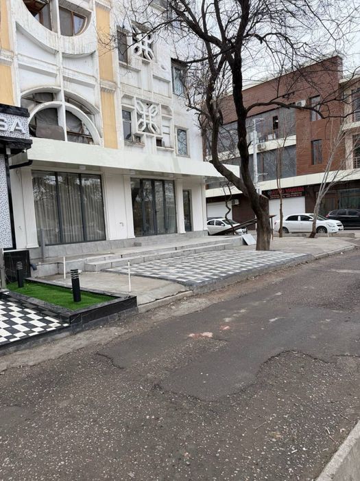 2-квартал ор: Универсам 70+30 кв.м 1-Линия