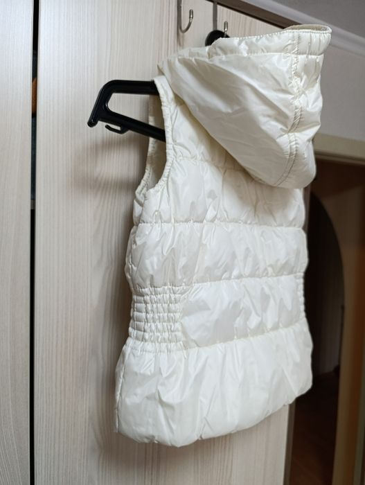 Безрукавка для девочки 104-110см