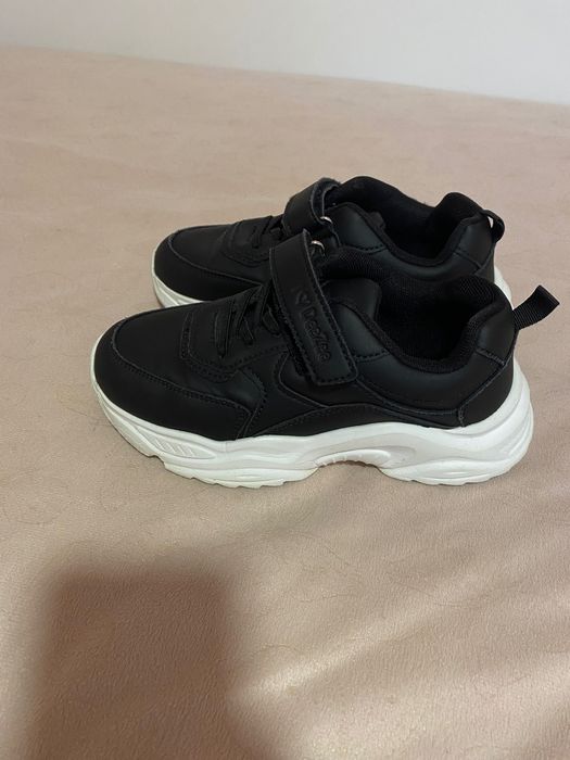 Детски черни маратонки