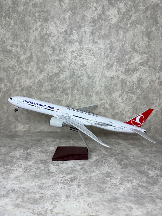 Самолет модель (Boeing 777-300 Turkish Airlines) с LED подсветкой