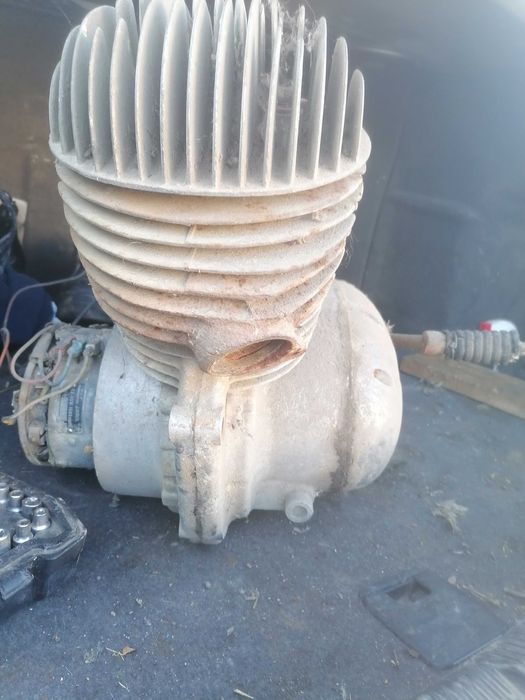 Продавам двигател за ява 175