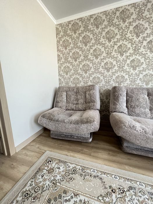 Продам диван и два кресла , б/у