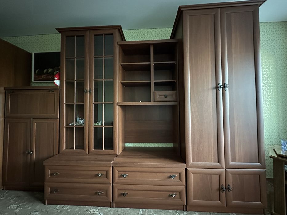 Продам стенку -горку