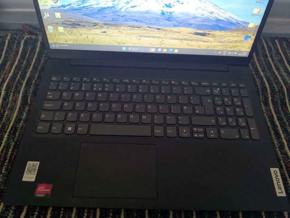 Noutbook Lenovo Kam ishlaltilgan