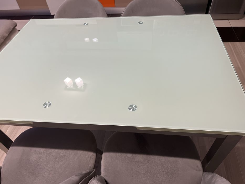 Vand masa de bucatarie extensibila cu 4 scaune