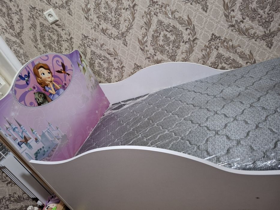 Detski kravat shkaf bilan joy yoqli uchun sotilvotti