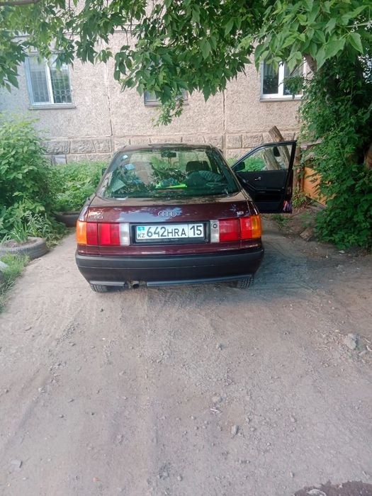 Продам  машину Ауди б3