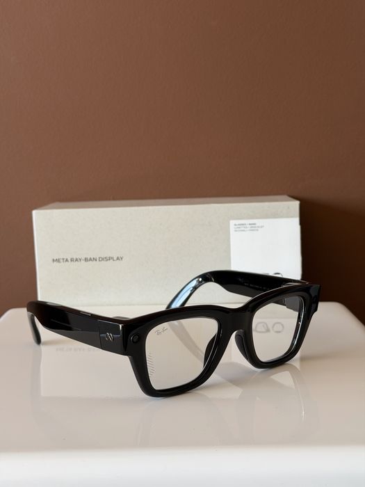 Meta - Ray-Ban Display & Neural Band | AI glasses with in-lens display