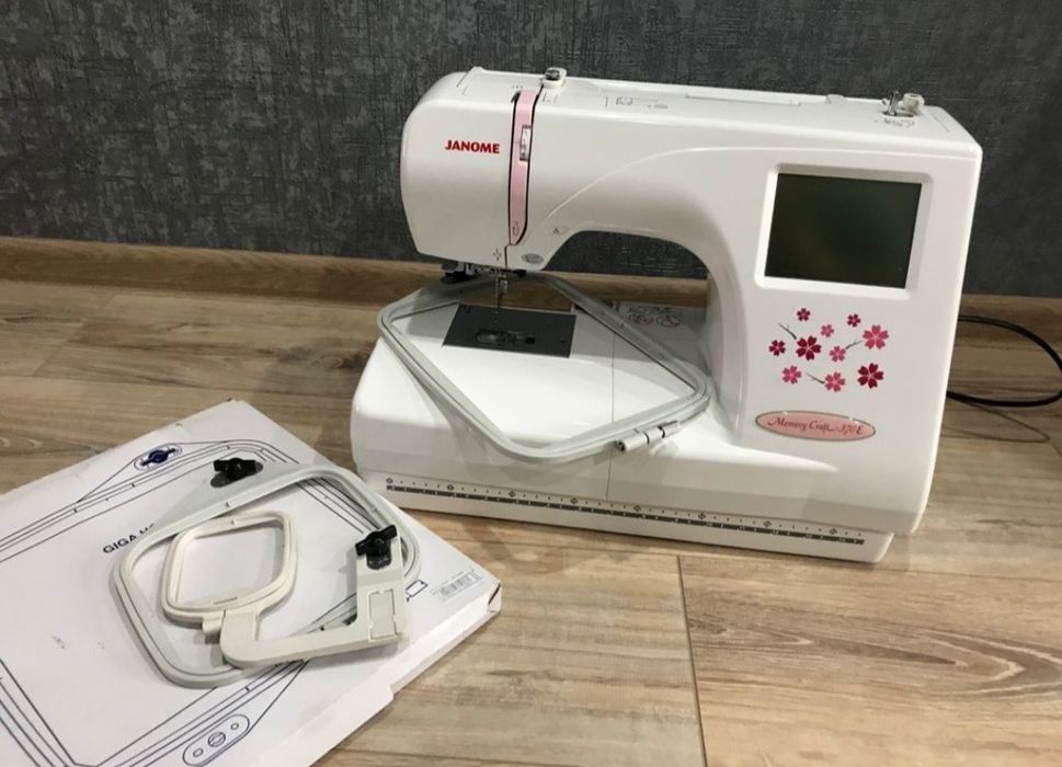 Продам вышивальную машинку