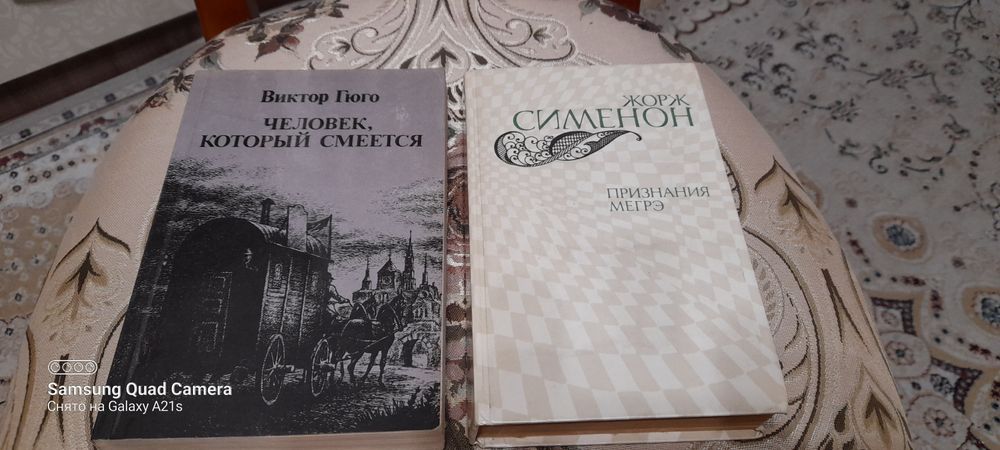 Много  интересных  книг.