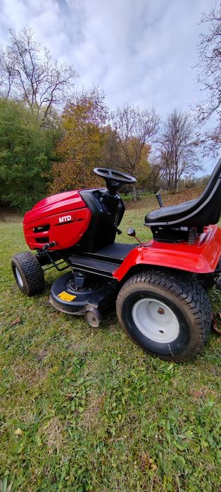 Tractoraș gazon / iarbă MTD