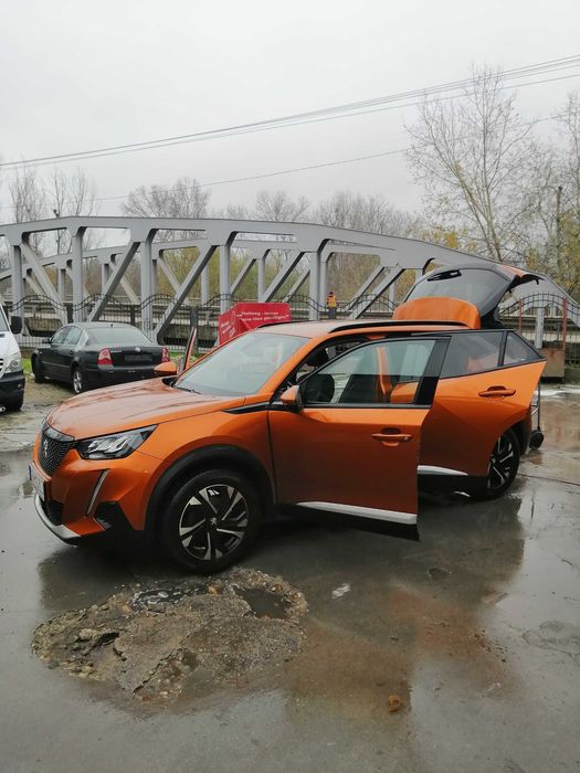 Vând autoturism Peugeot 2008