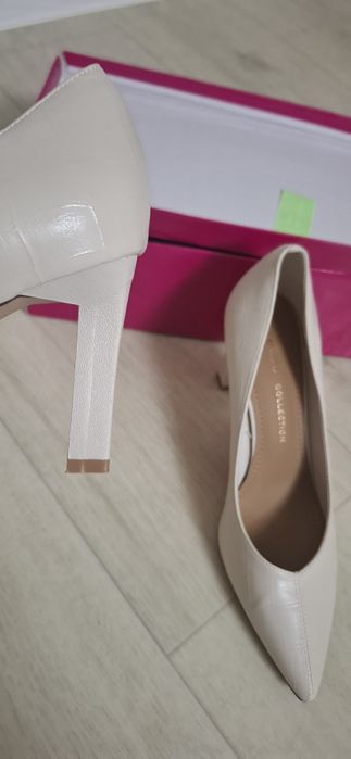 Продаю женские туфли