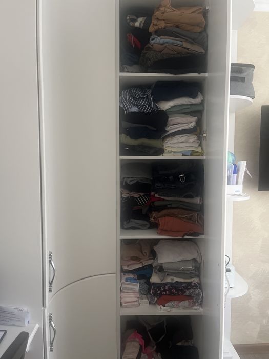 Продам шкаф плательный