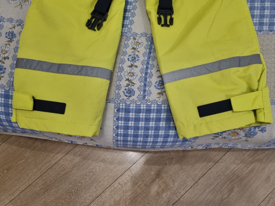 Ски гащеризон 6-7г и екип 4-6г