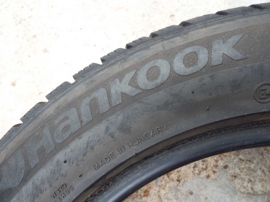 vand 4 anvelope de iarna 215/55/16 hankook pret 600lei toate4
