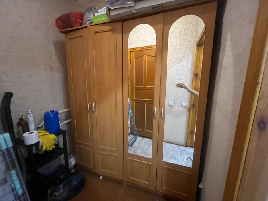 Продам шкаф. За символическую цену.