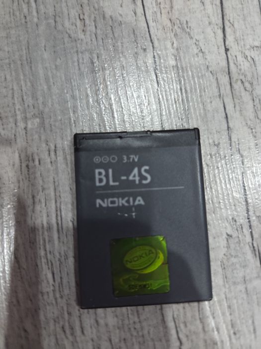Продам Nokia 2680 не включается