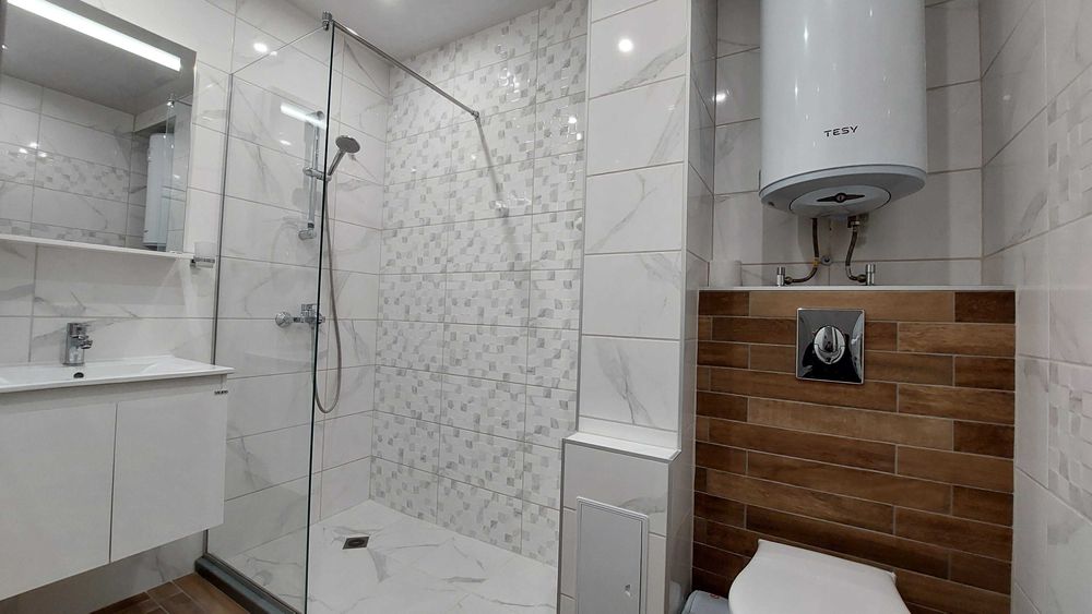 Дава се под наем Тристаен апартамент в Варна, Център - 100 кв.м за 847.62 € - Снимка #5