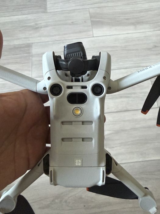 Дрон DJI mini 4 pro