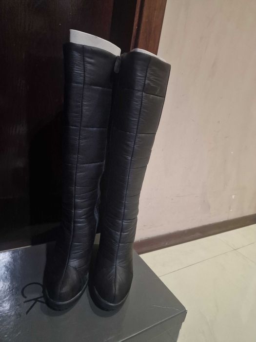 Дамски черни ботуши Calvin Klein