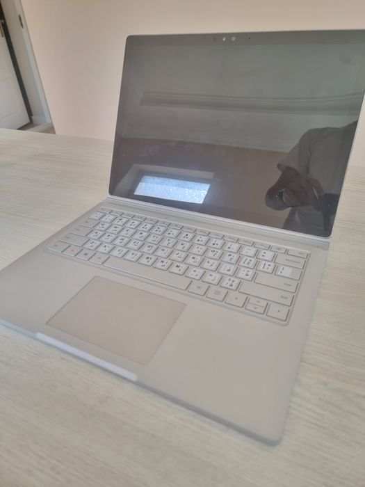 Microsoft surface book  sonsorli, srochno