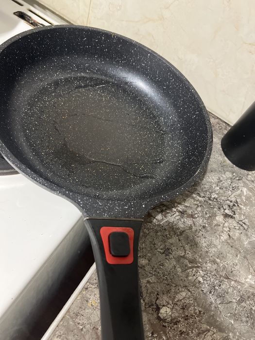 Продам срочно сковородку викалина