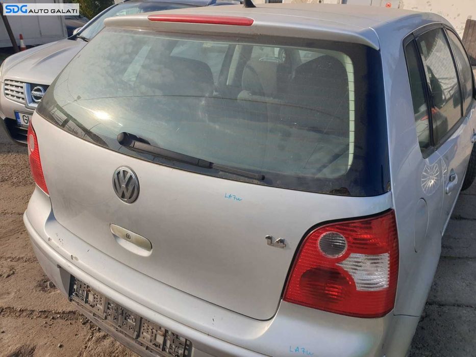 Hayon Haion Portbagaj Dezechipat cu Luneta Geam Sticla Volkswagen Polo 9N 2002 - 2008 Culoare LA7W