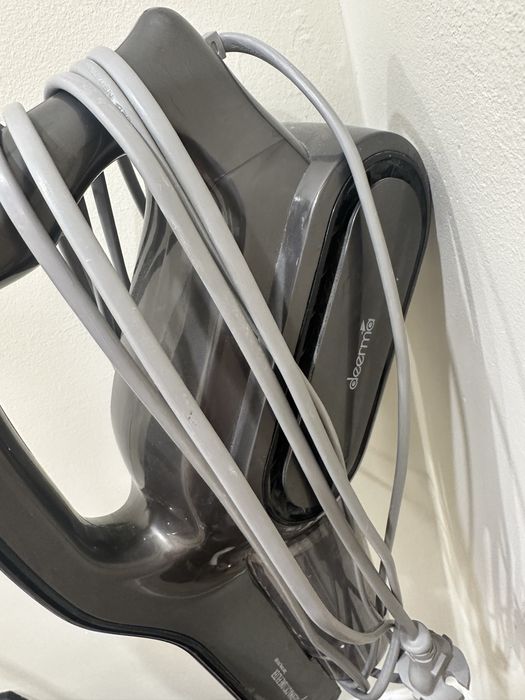 Пылесос дерма в хоршем состоянии , для однокомнотной квартиры самое то