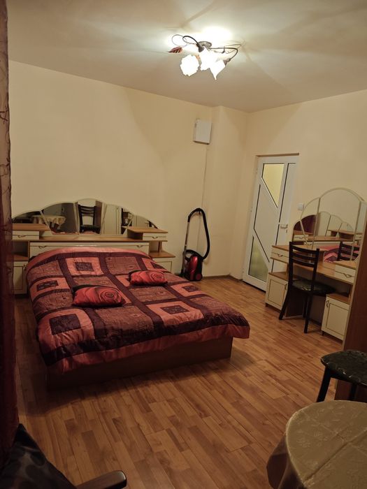 Дава се под наем Едностаен апартамент в Враца, Дъбника - 46 кв.м за 255 € - Снимка #1