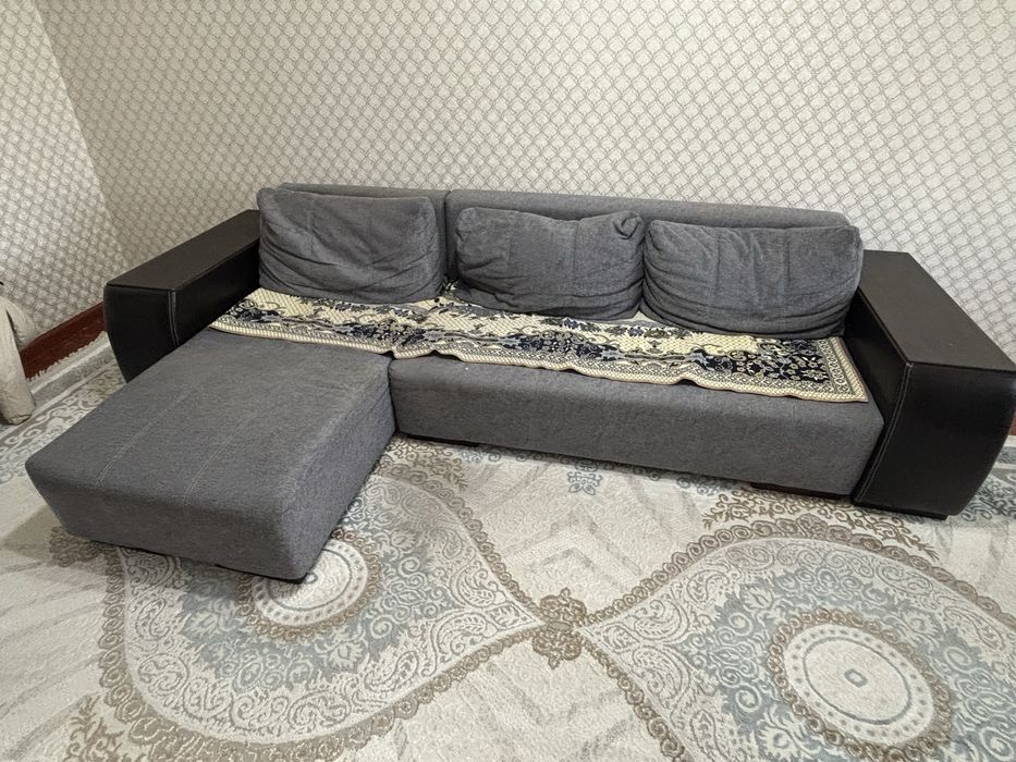 Продам угловой диван б/у