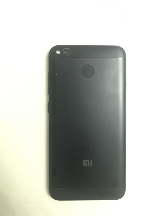 Redmi 4x  32GB.  RAM 3.00GB