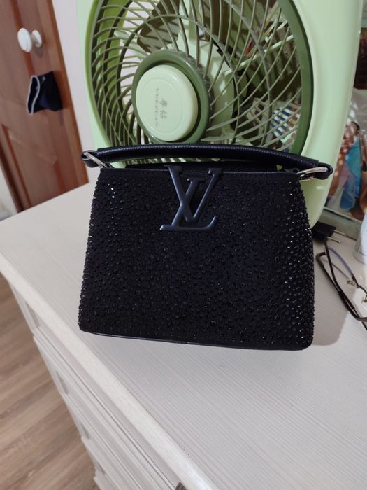 Сумочка через плечо. Очень интересное и красивый