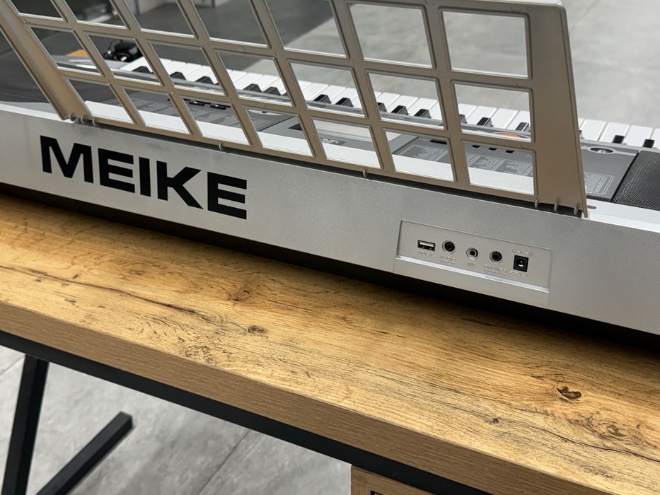 Синтезатор 61 клавиша, мощные динамики, качество Castrum Toys