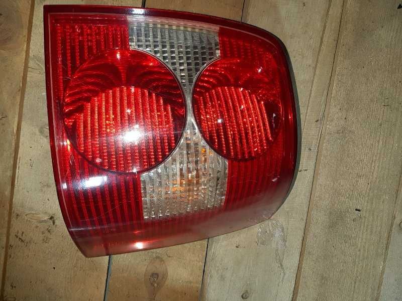 Фонарь задний правый на Пассат Б5+ Универсал