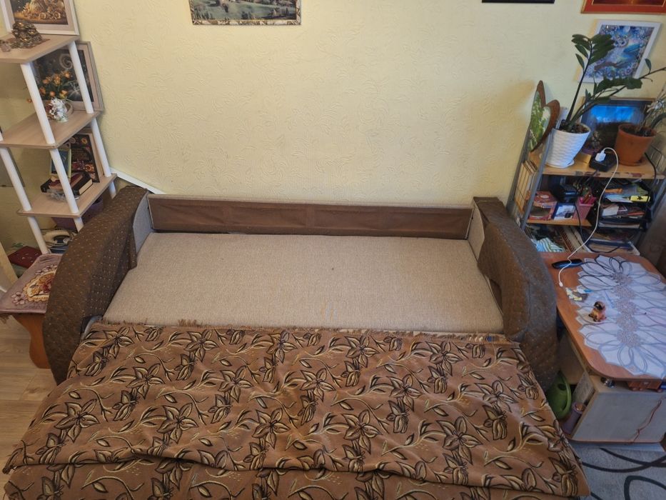 Продам отличный диван.
