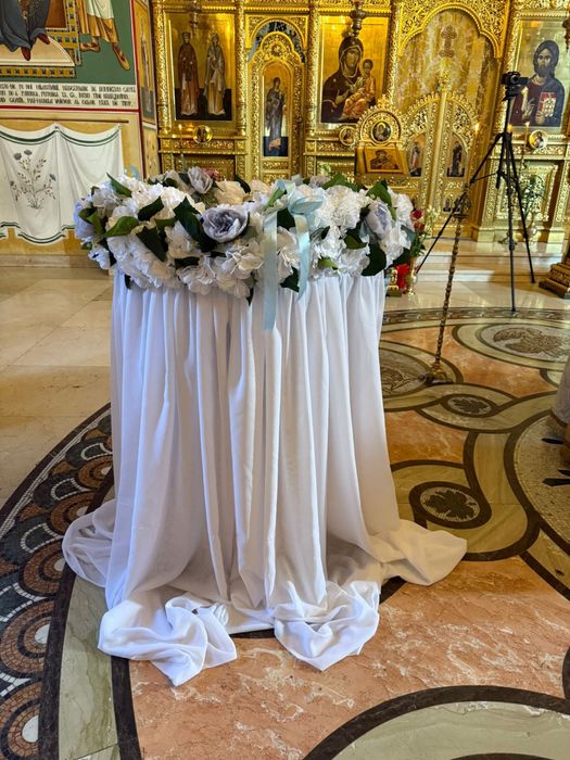 Decor evenimente,cristelnita,opis invitati,photocorner,aranjamente