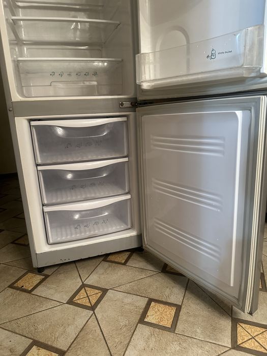 Продам холодильник samsung