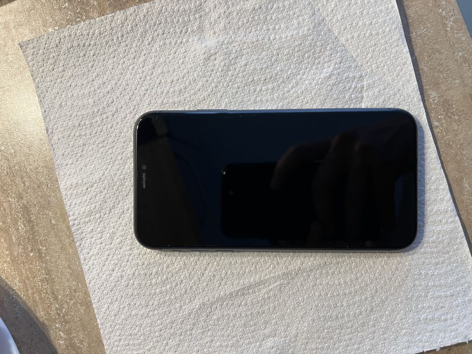 Iphone 11  200€