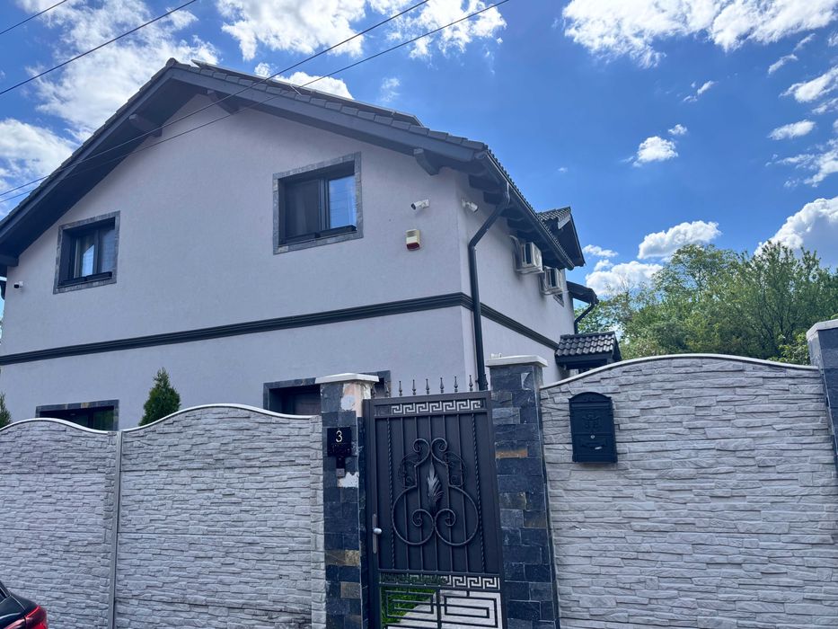 Casa + anexa garsoniera/ direct proprietar