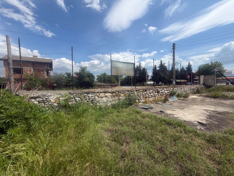 Къща 200 кв. с Двор 1 дк в с. Главиница, Пазарджик