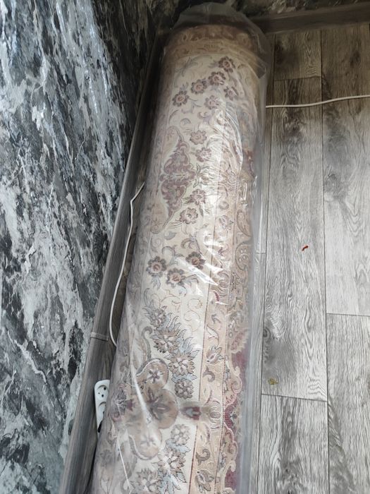 Продам ковер  в отличном состоянии