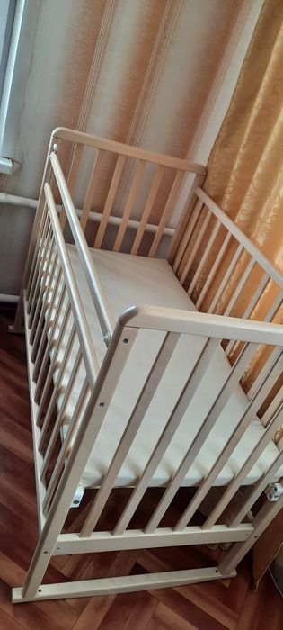 Продам детскую кроватку